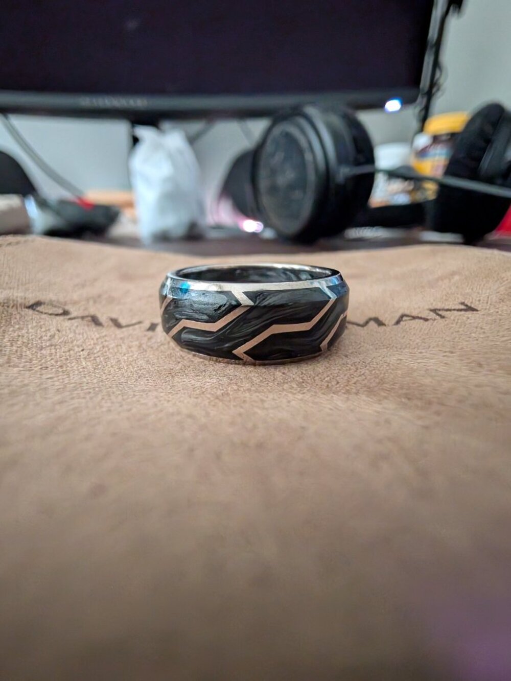 David Yurman Forged Carbon Band Ring - 18K White Gold,8.5mm - Picture 6 of 7